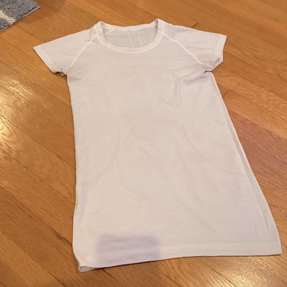 WHITE LULULEMON SWIFTLY TECH